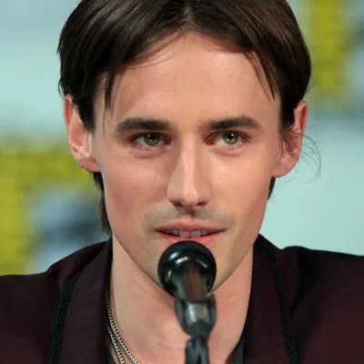Reeve Carney