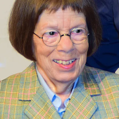Linda Hunt